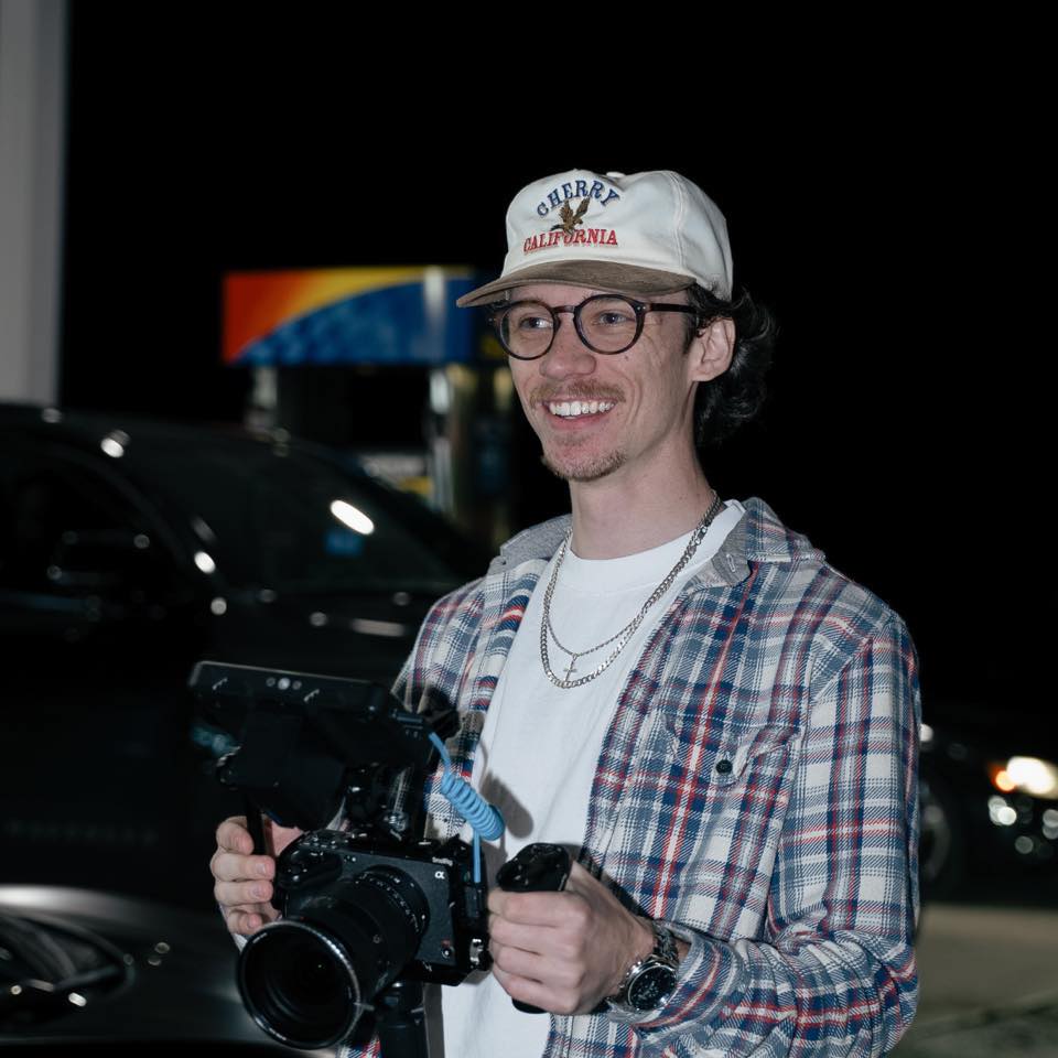 dyl VIDEOGRAPHER